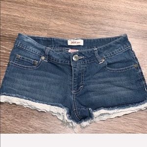 JAKE JEANS Crochet lace Hem blue denim short